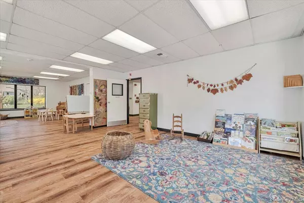 Carmel, NY 10512,4 Glenna DR