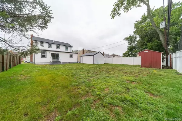 Hicksville, NY 11801,13 Garden BLVD