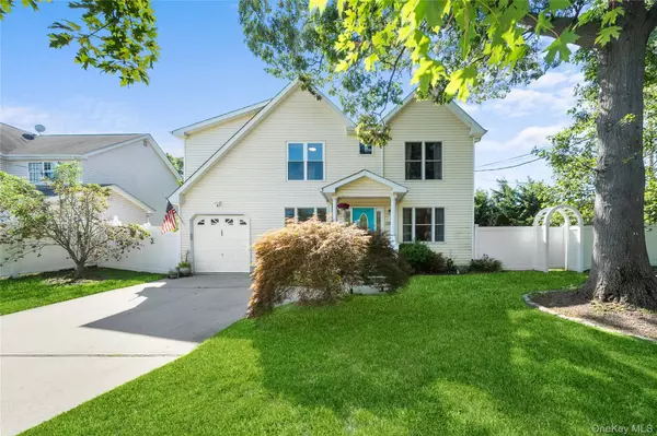 108 S Hillside AVE, Nesconset, NY 11767