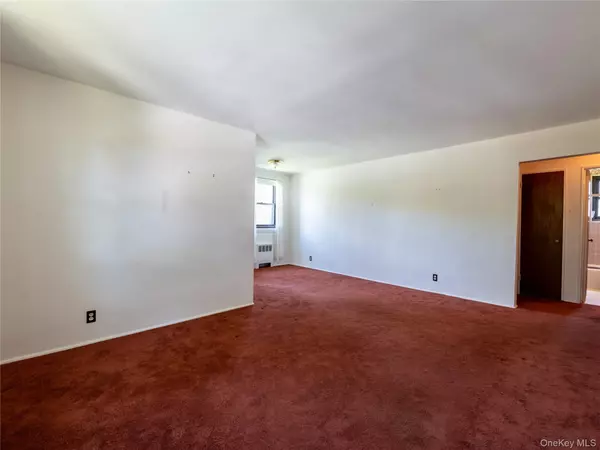 Douglaston, NY 11362,244-16 57 Drive #2nd Floor