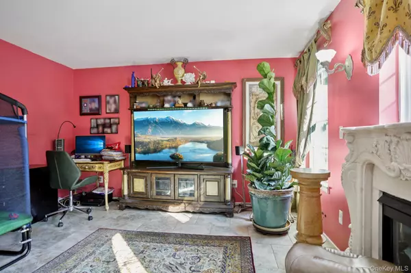 Washingtonville, NY 10992,30 Reed CT