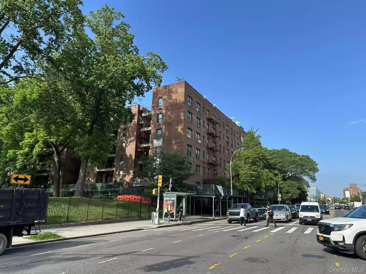 Flushing, NY 11354,141-05 Northern BLVD #7G