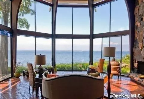 Glen Cove, NY 11542,48 Westland DR