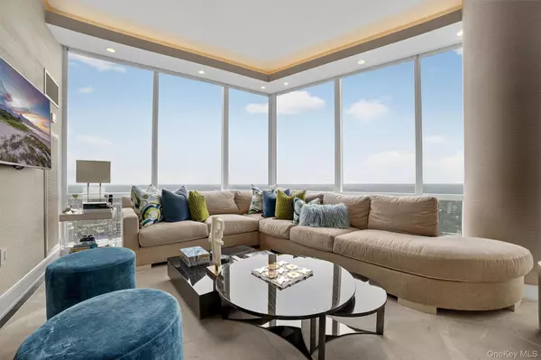 White Plains, NY 10601,5 Renaissance SQ #PH9E