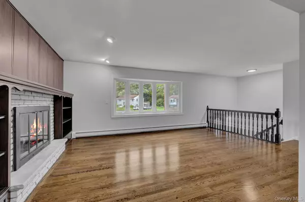 Beacon, NY 12508,94 Jessen PL