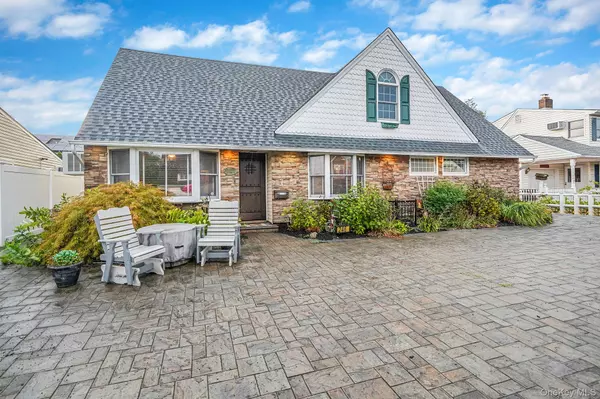 Levittown, NY 11756,246 Blacksmith RD