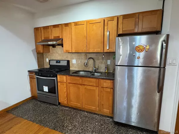 Flushing, NY 11354,3111 Linden PL #1B