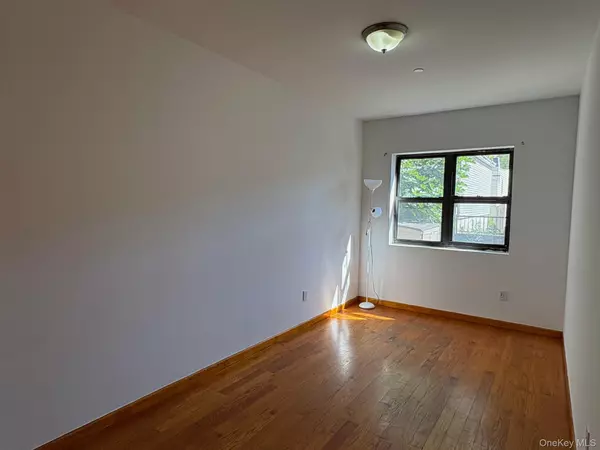 Flushing, NY 11354,3111 Linden PL #1B