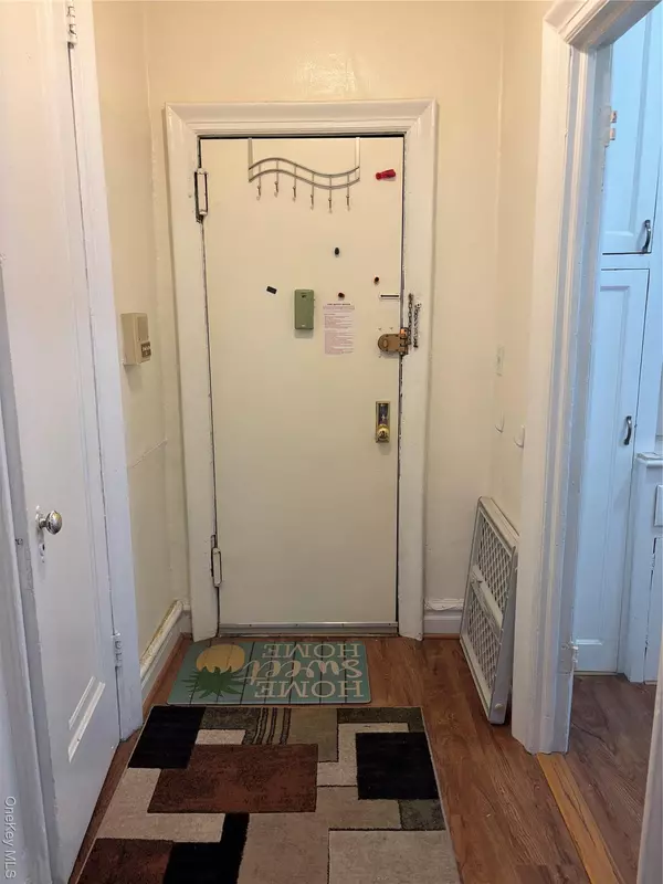 Beechhurst, NY 11357,160-15 Powells Cove Boulevard #D302