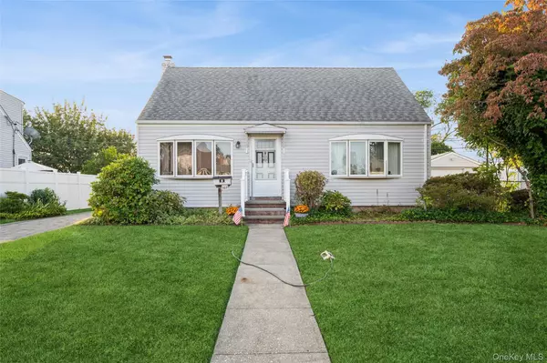 Levittown, NY 11756,107 Cardinal RD