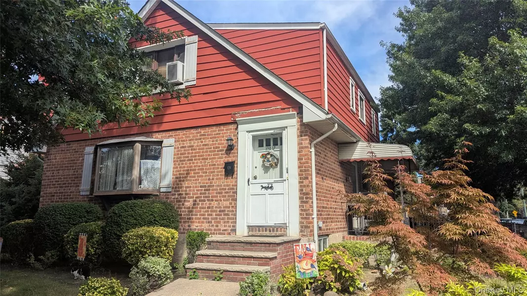 190 17 42nd AVE, Flushing, NY 11358