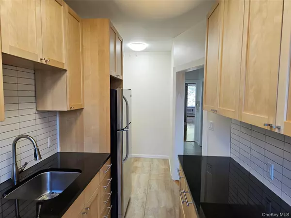 Sunnyside, NY 11104,4829 40th ST #2nd Floor