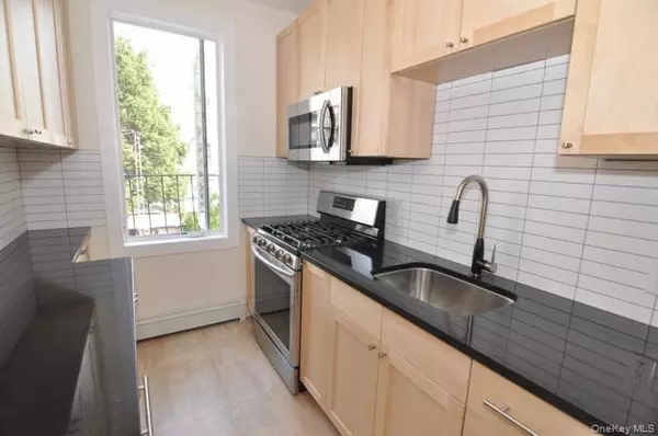 Sunnyside, NY 11104,4829 40th ST #2nd Floor