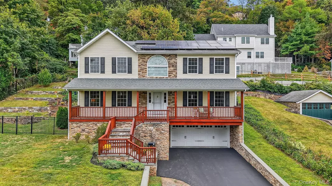 76 Sarles LN, Pleasantville, NY 10570