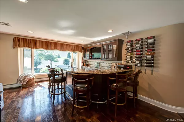 Smithtown, NY 11787,15 Weatherstone WAY