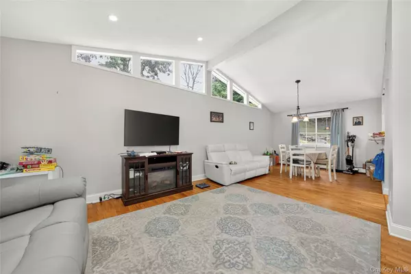 Stony Point, NY 10980,17 John F Kennedy DR