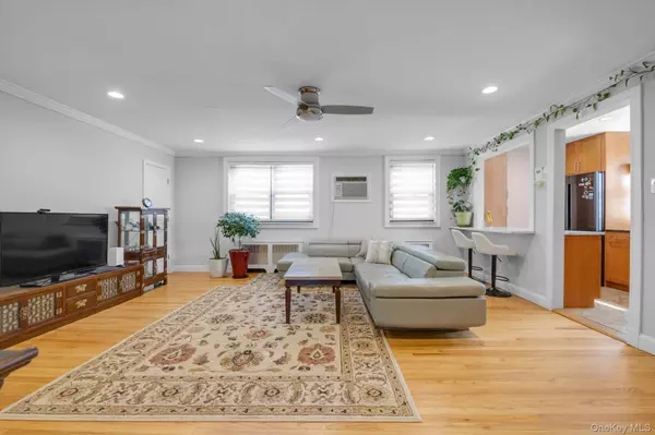 Whitestone, NY 11357,163-43 Willets Point BLVD #5-172