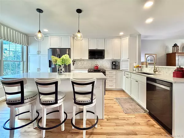 Rhinebeck, NY 12572,204 Cinnamon CIR