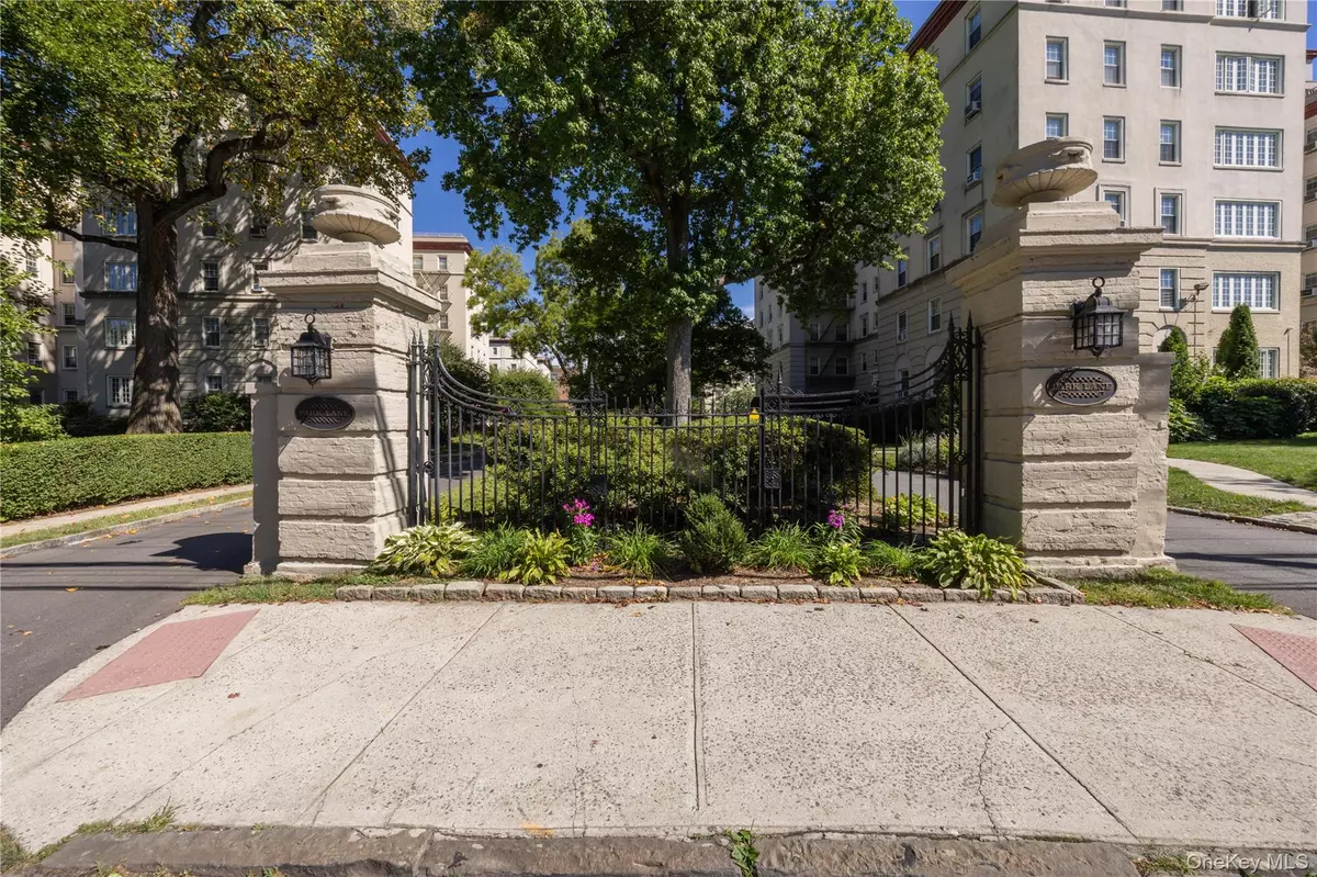 Mount Vernon, NY 10552,1 Park LN #4A