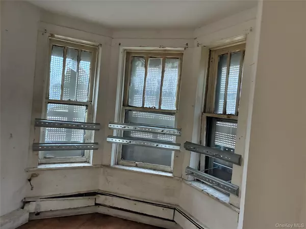 Newburgh, NY 12550,180 Ann ST