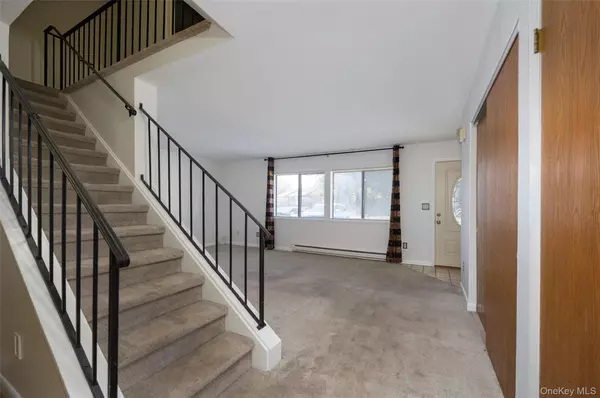 Poughkeepsie, NY 12601,9 Hudson Heights DR