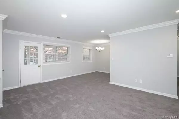 Selden, NY 11784,111 College RD #08-N