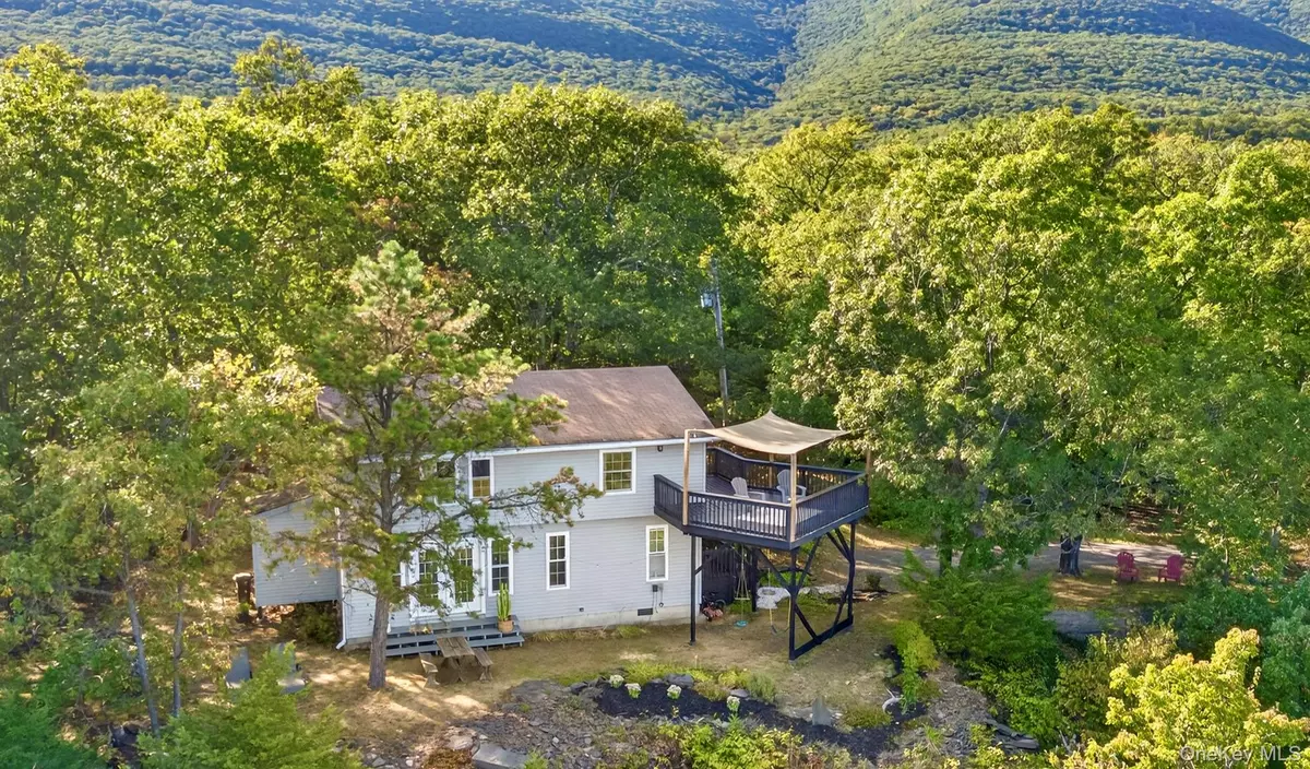 Saugerties, NY 12477,764 W Saug Woodstock RD