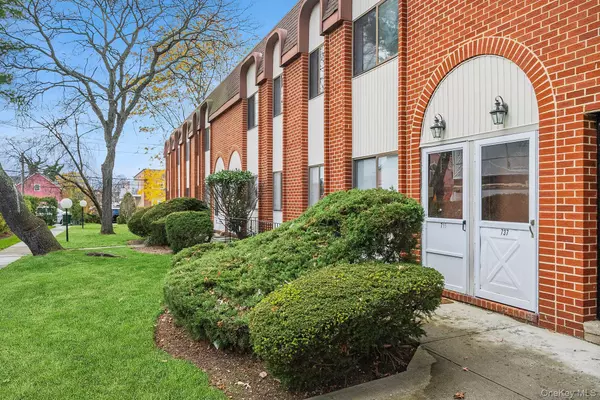 Cedarhurst, NY 11516,741 Chestnut ST #1st Fl