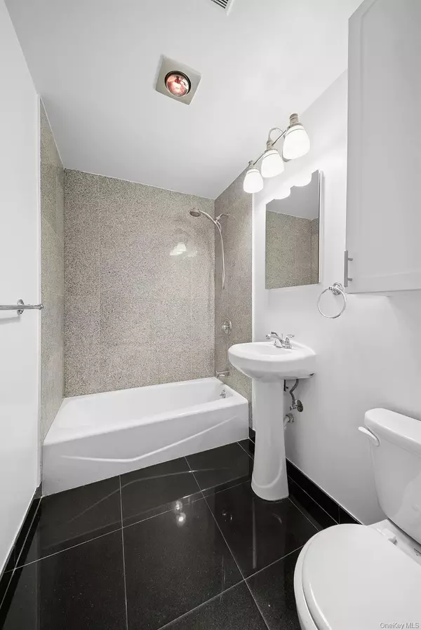 Cedarhurst, NY 11516,741 Chestnut ST #1st Fl