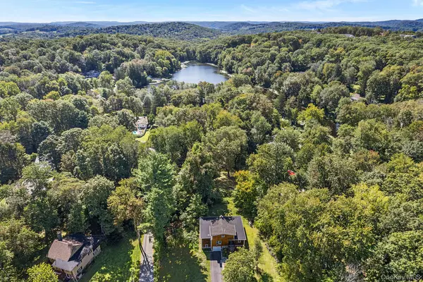 Carmel, NY 10512,35 Lake TRL