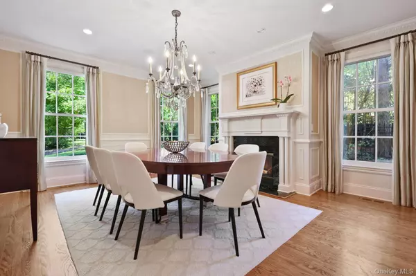 Scarsdale, NY 10583,8 Horseguard LN