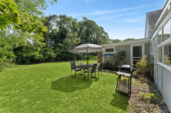 Quogue, NY 11959,36 Lamb AVE