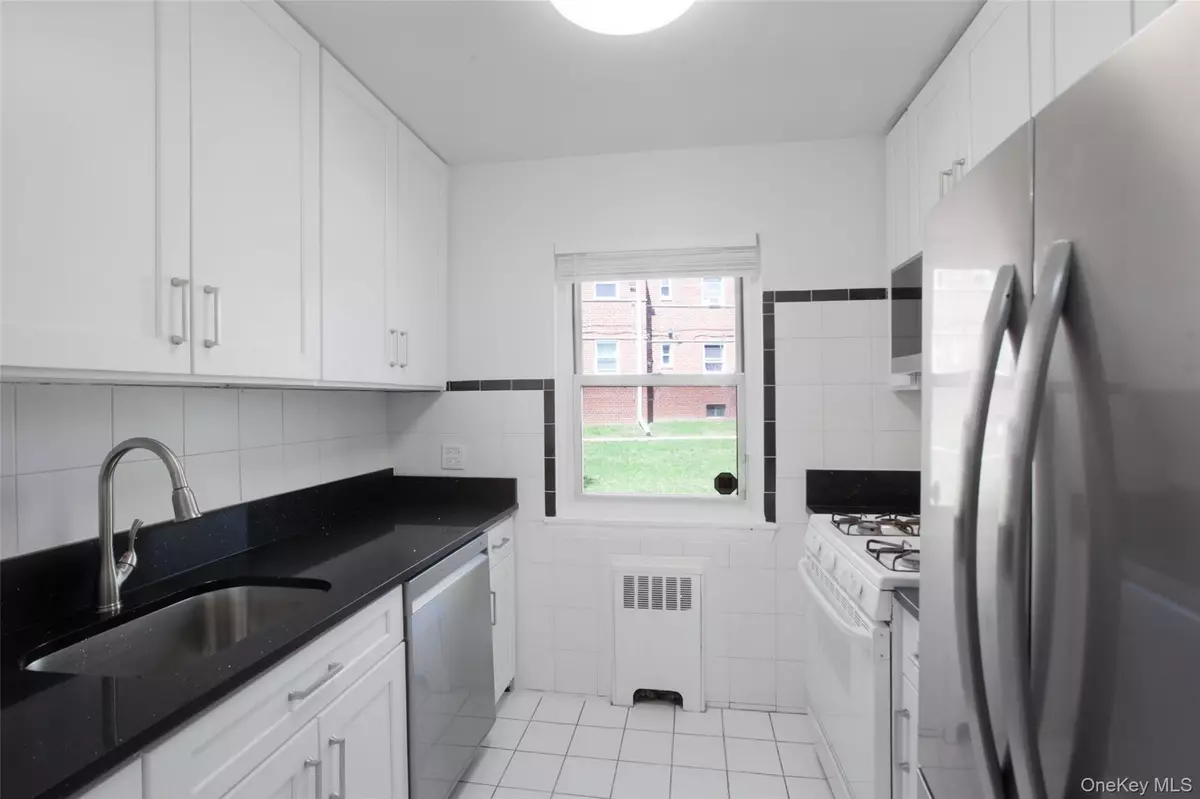 Hollis, NY 11423,196-35 Dunton Ave Hollis #1