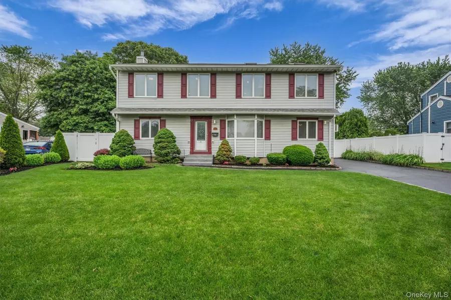 70 Hunter LN, Centereach, NY 11720