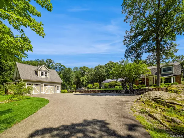 Garrison, NY 10524,34 Hudson RDG