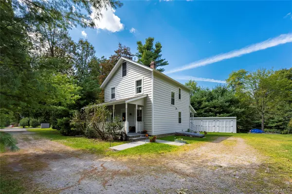 24 Grassi LN, Garrison, NY 10524