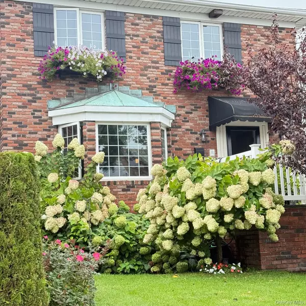 Howard Beach, NY 11414,16238 97th ST