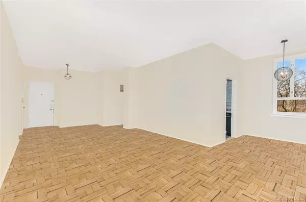 Bronx, NY 10471,5355 Henry Hudson Pkwy #1A