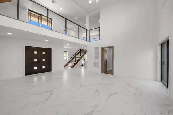 Whitestone, NY 11357,16515 Cross Island Pkwy