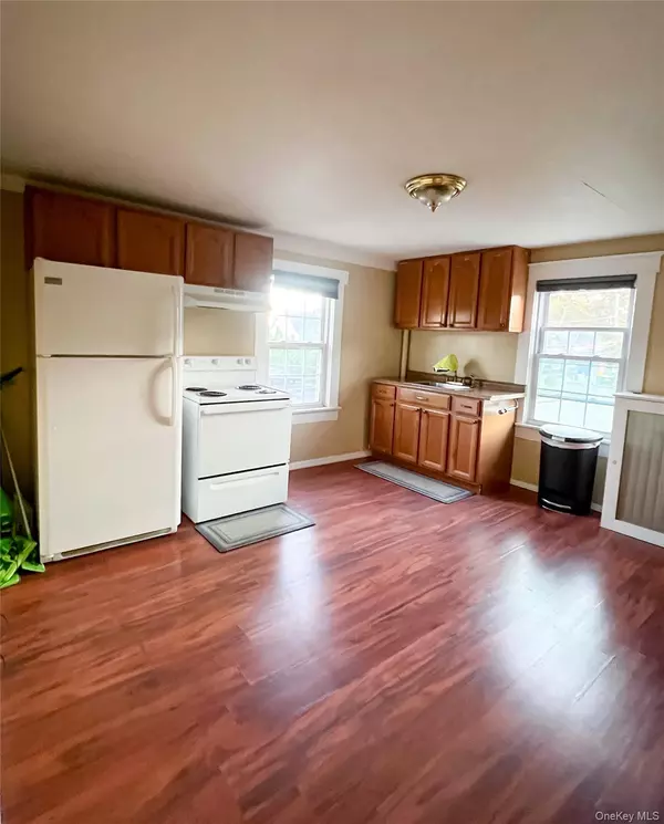 North Babylon, NY 11703,800 Deer Park AVE