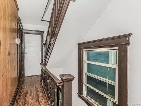 Mount Vernon, NY 10550,557 S 5th AVE