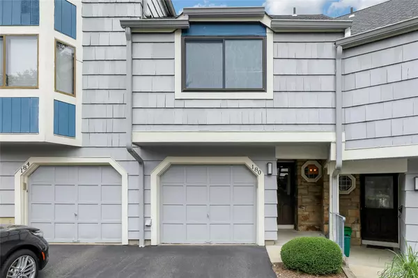 Nanuet, NY 10954,180 Treetop CIR