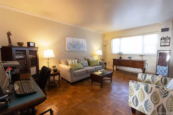 Bronx, NY 10462,1865 Hunt AVE