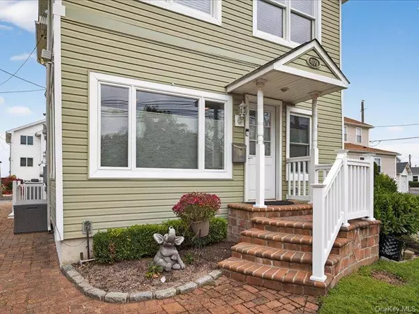 Bayville, NY 11709,409 Bayville AVE