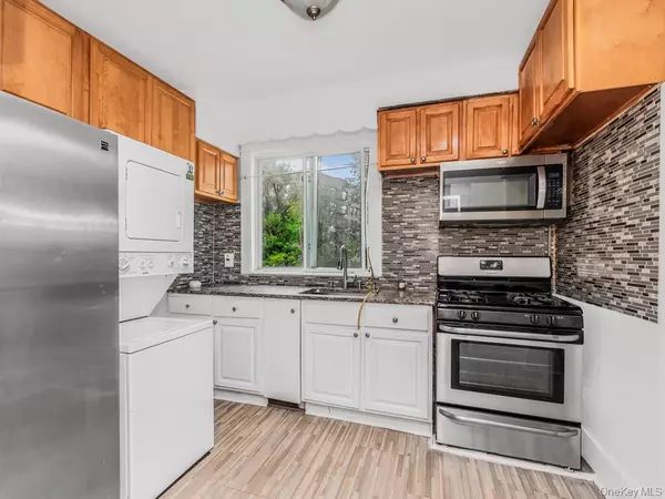 Yonkers, NY 10705,45 Bayley AVE #2