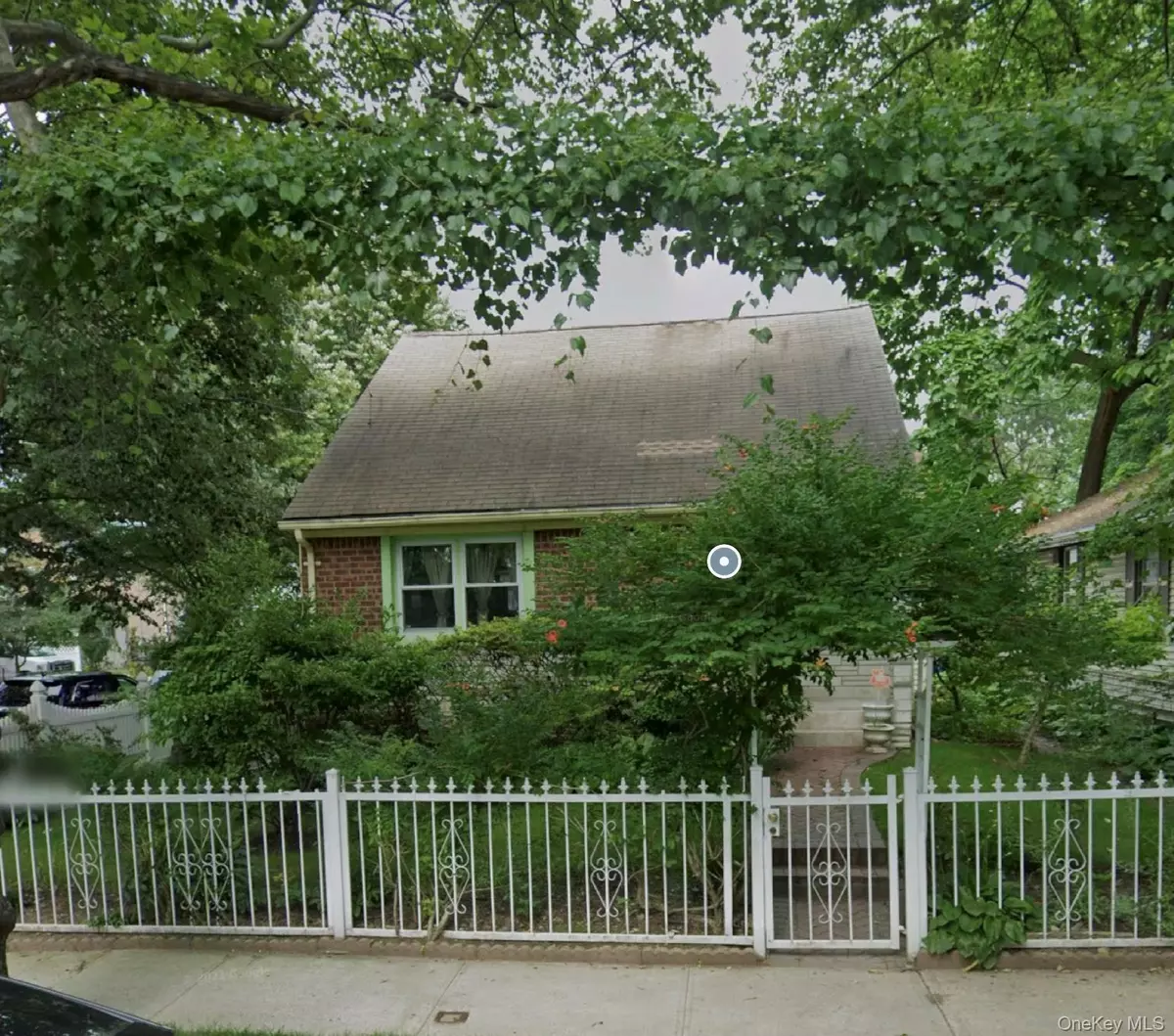 Bayside, NY 11361,46-27 206 St