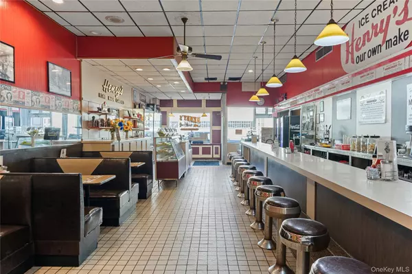 Glen Cove, NY 11542,8-10 Glen ST #8