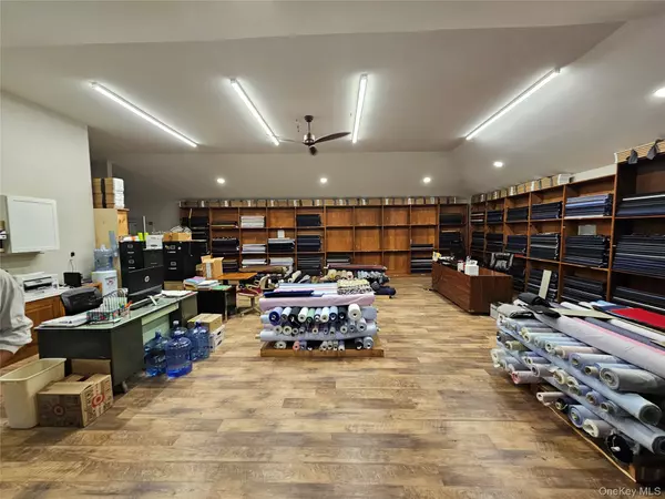 Florida, NY 10921,60 N Main ST