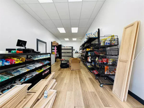 Woodside, NY 11377,63-31 39th ave AVE