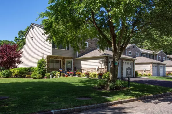 Coram, NY 11727,5000 Townhouse DR #4903